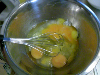 炊飯器カステラ卵と砂糖