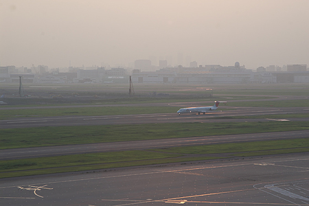 羽田空港の飛行機-4